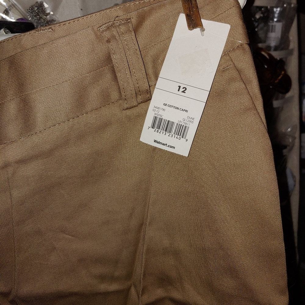 Capris - Picture 2 of 2